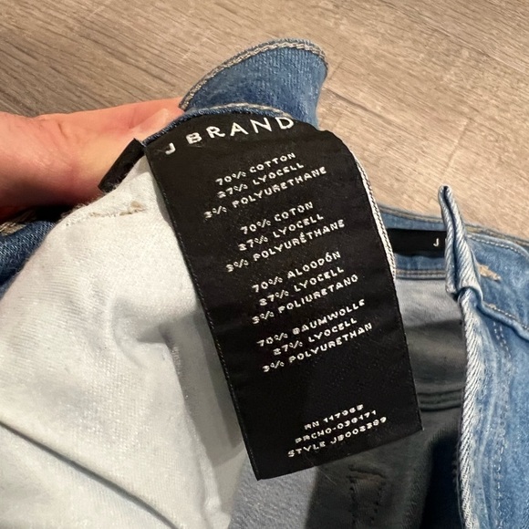 Women’s 28 J Brand Raw Hem High Rise Medium Wash EUC Jeans Denim - Picture 7 of 7